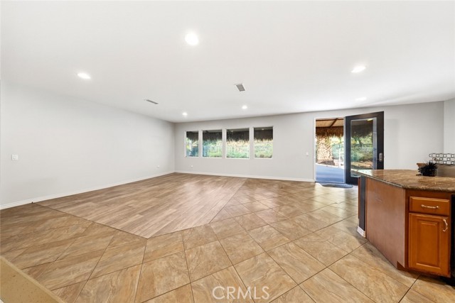 27126 Coral Bells Way, Murrieta CA: https://media.crmls.org/medias/12236e51-cd87-4a1e-86d7-9db74dc87fab.jpg