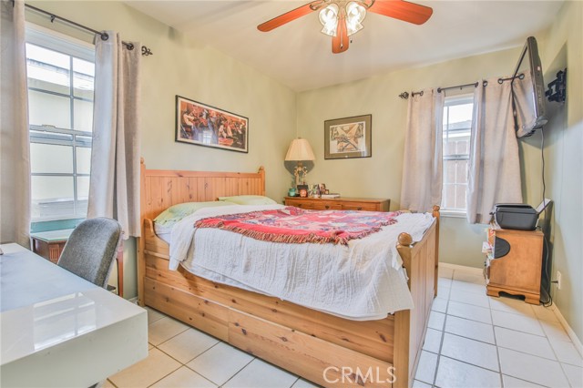 717 Ultimo Avenue, Long Beach CA: https://media.crmls.org/medias/122383a4-249d-4ff1-b261-b2f1545ef5c2.jpg