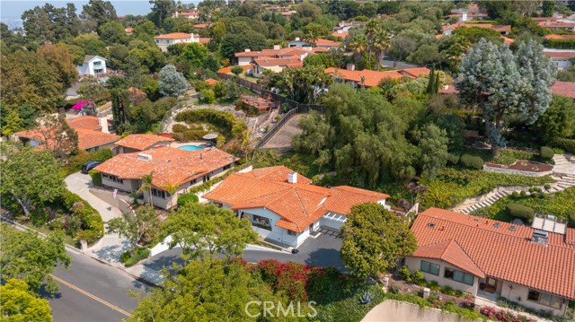 2220 Via Fernandez, Palos Verdes Estates, California 90274, 3 Bedrooms Bedrooms, ,2 BathroomsBathrooms,Residential,Sold,Via Fernandez,PV21186067