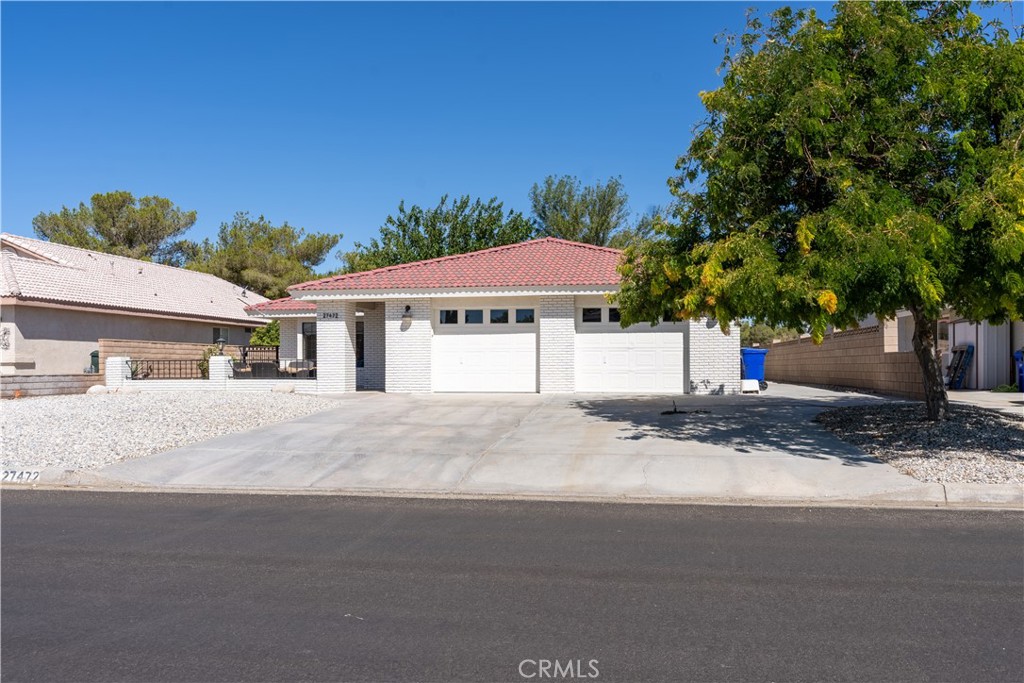 27472 Cloverleaf Drive, Helendale, CA 92342