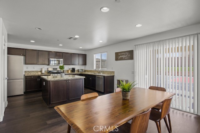Detail Gallery Image 9 of 26 For 14275 Pampas Ct, Victorville,  CA 92394 - 4 Beds | 2/1 Baths
