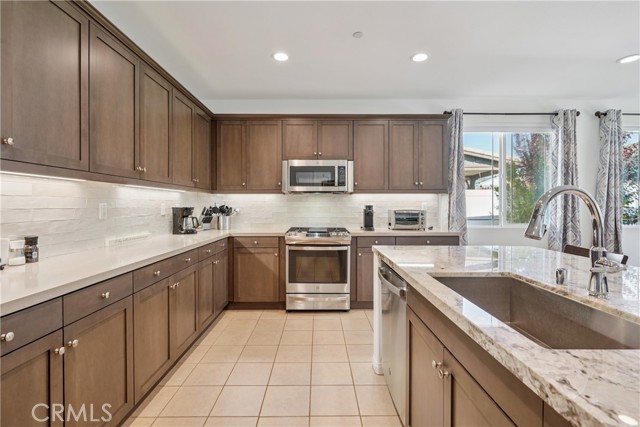 Detail Gallery Image 10 of 53 For 414 Azalea St, Fillmore,  CA 93015 - 3 Beds | 2/1 Baths
