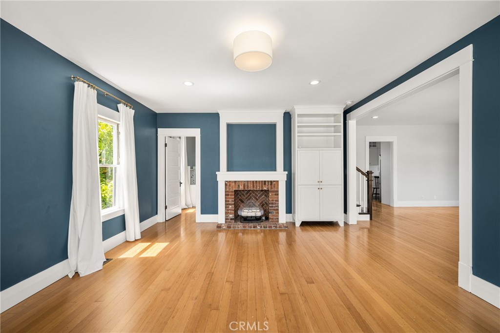 https://media.crmls.org/medias/12256c16-6cb5-4caf-9e11-816b28b5668b.jpg?preset=X-Large