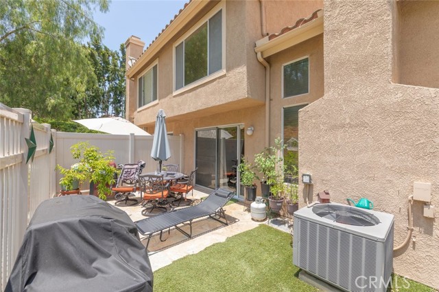 13208 Setting Sun Court, Chino Hills CA: https://media.crmls.org/medias/12257248-273a-49d6-a5d8-537f8b540224.jpg