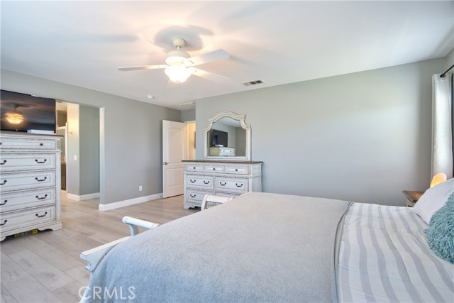 Detail Gallery Image 19 of 36 For 39883 S Creek Cir, Murrieta,  CA 92563 - 5 Beds | 3 Baths