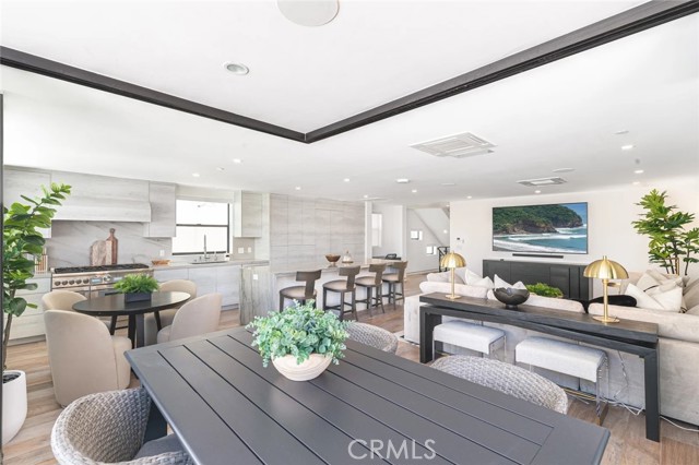 1034 W Balboa Boulevard, Newport Beach CA: https://media.crmls.org/medias/1225c5b8-acb7-49bc-b1b3-74bc0030e62a.jpg