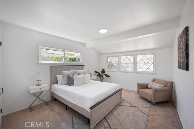 Detail Gallery Image 13 of 30 For 6820 Encino Ave, Van Nuys,  CA 91406 - 3 Beds | 2 Baths