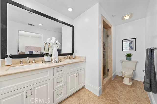 Detail Gallery Image 21 of 24 For 140 S Oakhurst Dr #303,  Beverly Hills,  CA 90212 - 2 Beds | 2/1 Baths