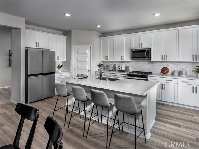 19513 Hanging Rock Road, Lake Elsinore CA: https://media.crmls.org/medias/12273165-e3bc-42c4-8a04-1c8e7afa36d7.jpg