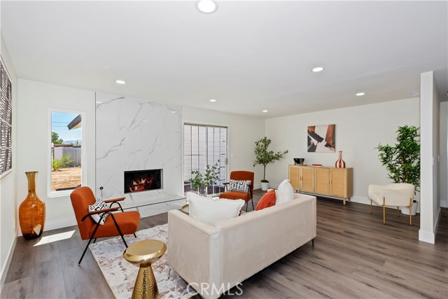 Detail Gallery Image 9 of 29 For 15615 Erie Rd, Apple Valley,  CA 92307 - 4 Beds | 2 Baths