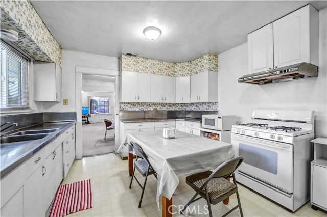 2857 W Avenue 33, Los Angeles CA: https://media.crmls.org/medias/1227b3f1-38fd-48a5-b2f6-3eefc0077823.jpg