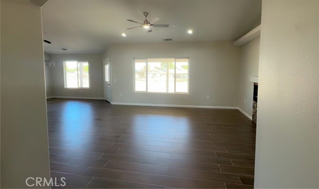 Detail Gallery Image 9 of 34 For 17995 Seaforth St, Hesperia,  CA 92345 - 4 Beds | 2/1 Baths