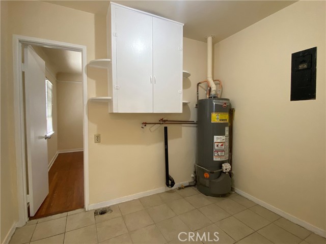 Spacious Laundry area