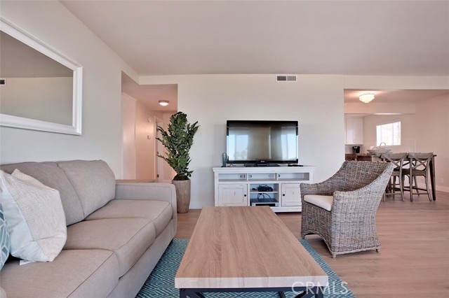 Detail Gallery Image 7 of 15 For 1531 Buena Vista #C,  San Clemente,  CA 92672 - 2 Beds | 2 Baths