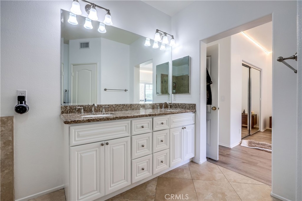 MLS #OC25229146 image #15