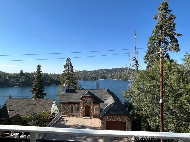 Detail Gallery Image 2 of 19 For 28773 Palisades Dr, Lake Arrowhead,  CA 92352 - 3 Beds | 2 Baths