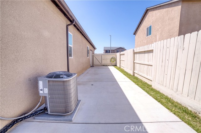Detail Gallery Image 19 of 26 For 2110 Conadria Ave, Chowchilla,  CA 93610 - 3 Beds | 2 Baths