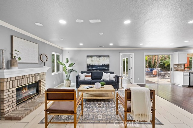 Detail Gallery Image 13 of 37 For 74 Linhaven, Irvine,  CA 92602 - 5 Beds | 3/1 Baths