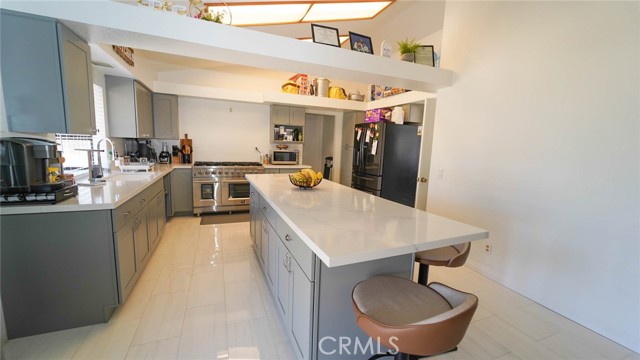 Detail Gallery Image 10 of 29 For 12101 Hinson St, Moreno Valley,  CA 92555 - 4 Beds | 2 Baths