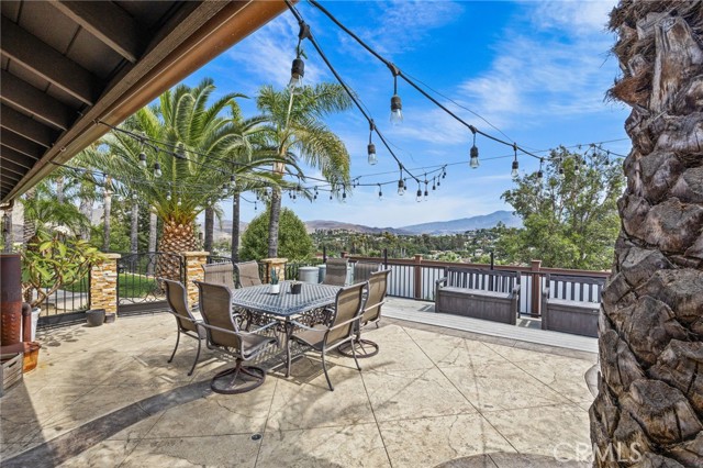 19151 Diplomat Avenue, Corona CA: https://media.crmls.org/medias/122c4fda-f744-4c19-9fcd-ec66e05d85fc.jpg