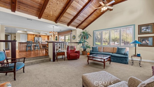 Detail Gallery Image 6 of 35 For 1304 Farrand Rd, Fallbrook,  CA 92028 - 4 Beds | 3 Baths