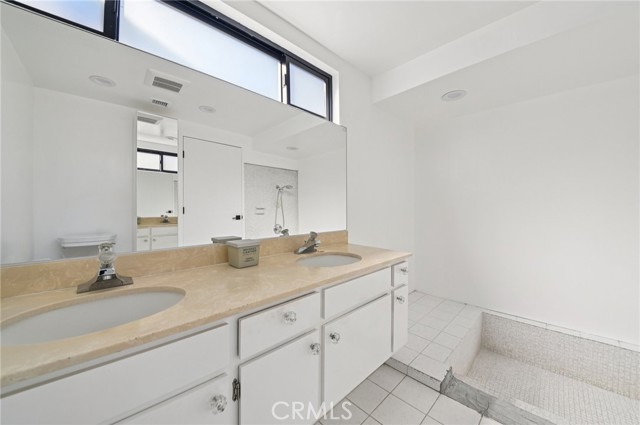 Detail Gallery Image 25 of 31 For 15937 Londelius St, North Hills,  CA 91343 - 3 Beds | 3 Baths