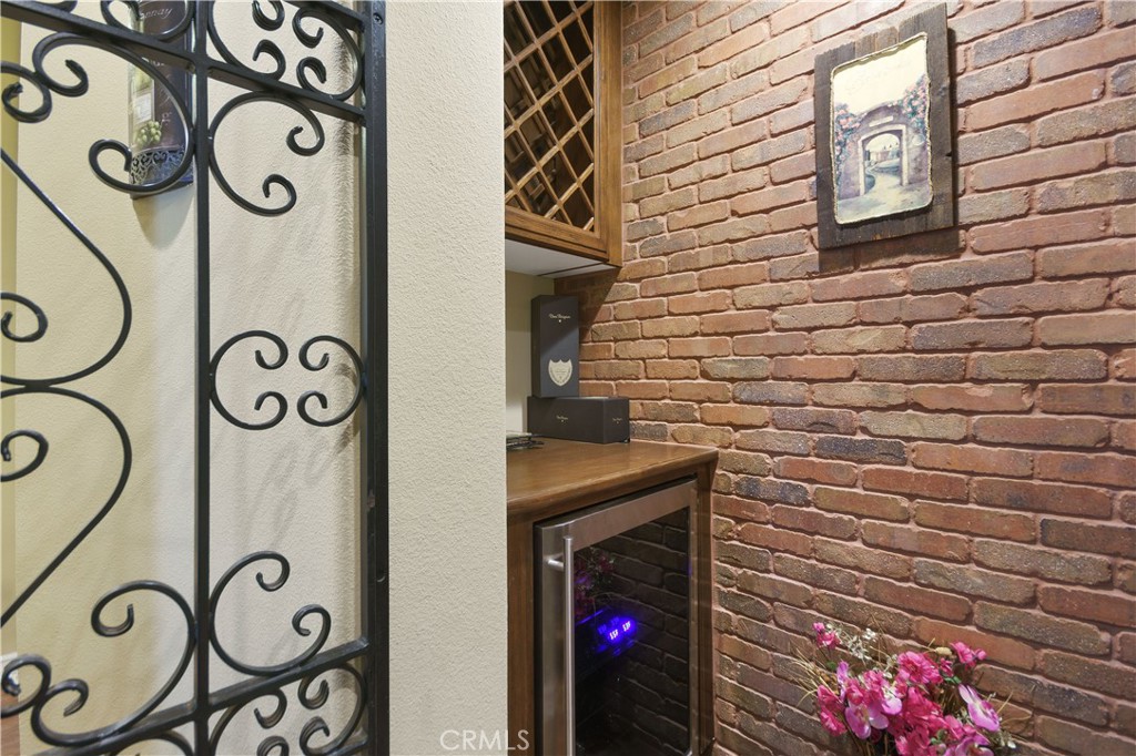 https://media.crmls.org/medias/122e28ee-b2f0-4c44-8795-ce9c061050ae.jpg?preset=X-Large