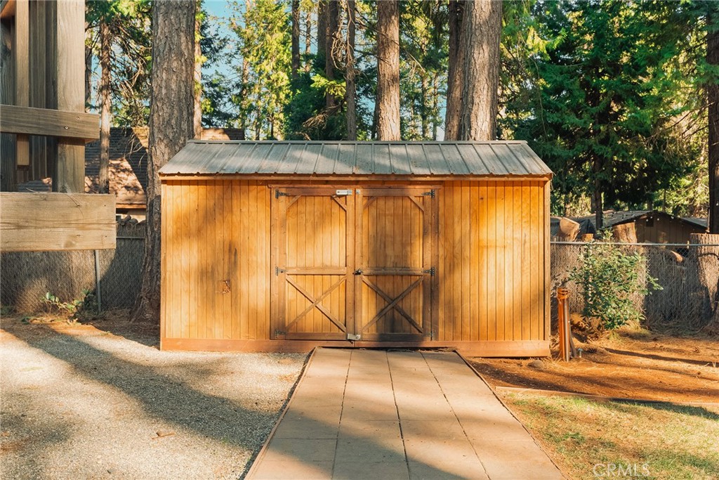 https://media.crmls.org/medias/122eb142-878d-42f2-8a22-3028fd3bacad.jpg?preset=X-Large