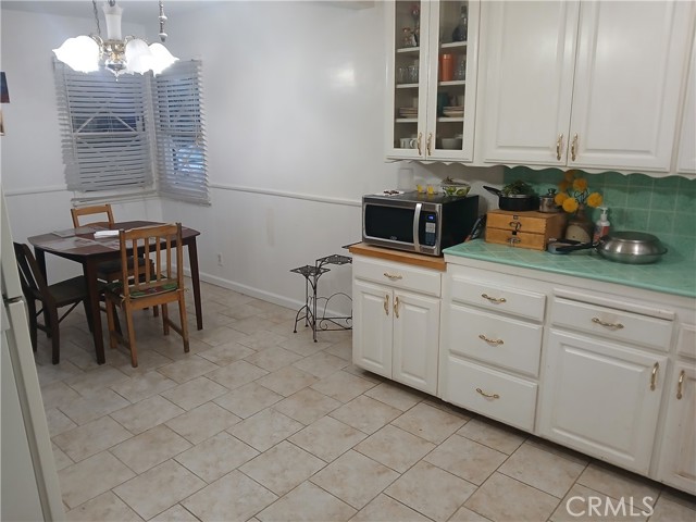 7650 Wilbur Avenue, Reseda CA: https://media.crmls.org/medias/122f4f56-4e26-4db6-94d8-219a04fa8f8a.jpg