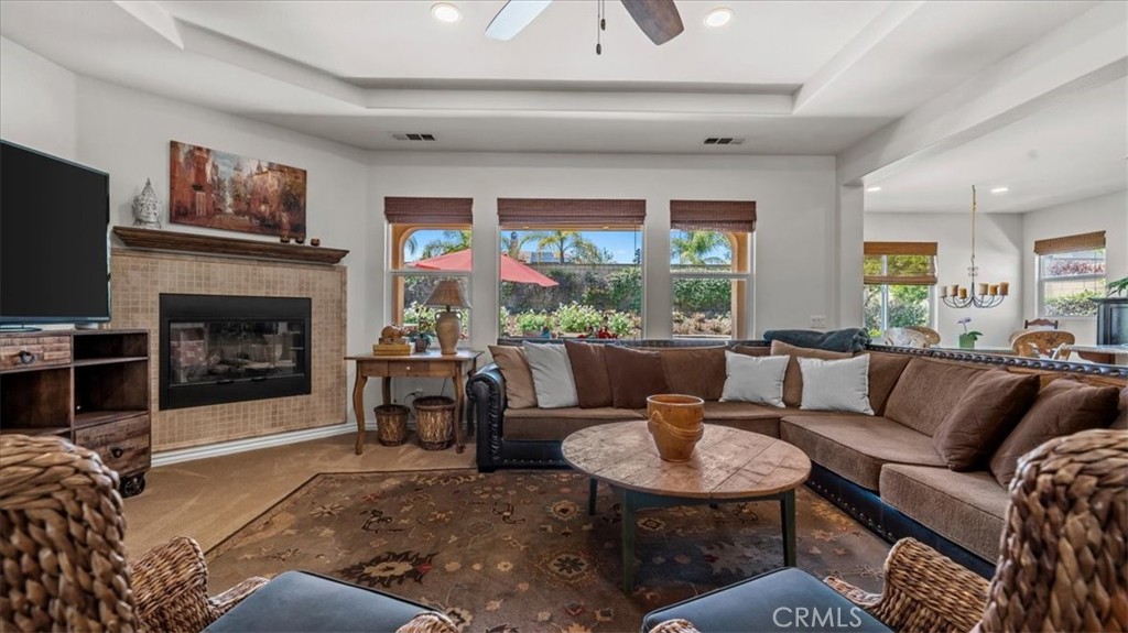 https://media.crmls.org/medias/122fe8fe-836a-4c09-89c2-8ea433be2759.jpg?preset=X-Large