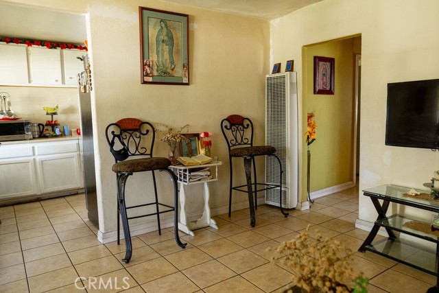 Detail Gallery Image 5 of 21 For 10062 Olive St, Bloomington,  CA 92316 - 3 Beds | 1 Baths