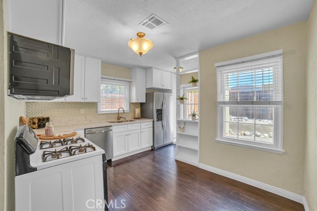 10734 Sharon Avenue photo 8