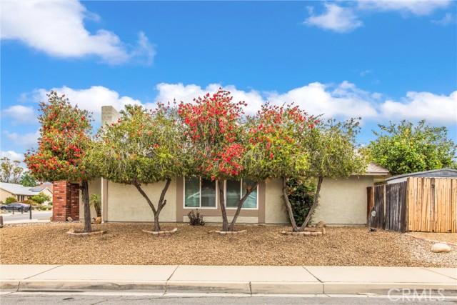 6967 Mountain Avenue, Highland CA: https://media.crmls.org/medias/1230f87b-b1e9-49d6-9031-3878cb795278.jpg