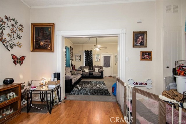 Detail Gallery Image 3 of 7 For 27175 Pacific St, Highland,  CA 92346 - 5 Beds | 2 Baths