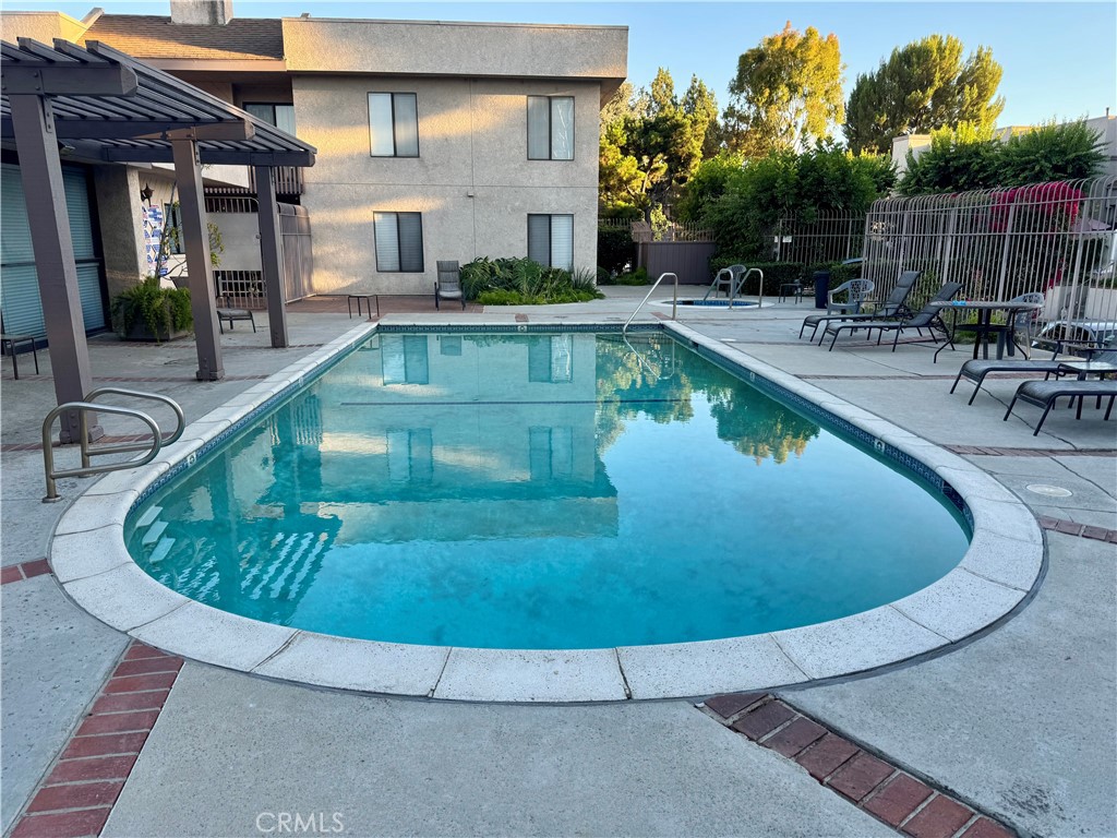 https://media.crmls.org/medias/12312d99-dd4a-45fa-a919-e8a0b0090be2.jpg?preset=X-Large