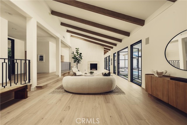 4195 Alonzo Avenue, Encino CA: https://media.crmls.org/medias/123363da-21df-452d-9b75-48d64b81e2a6.jpg