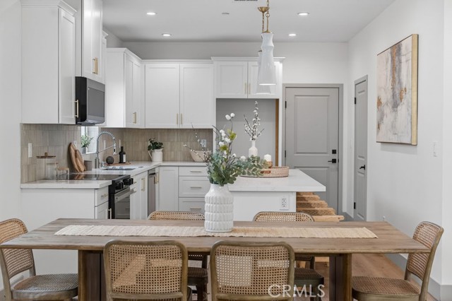 Detail Gallery Image 6 of 63 For 15540 Colorado Ave, Paramount,  CA 90723 - 6 Beds | 4 Baths