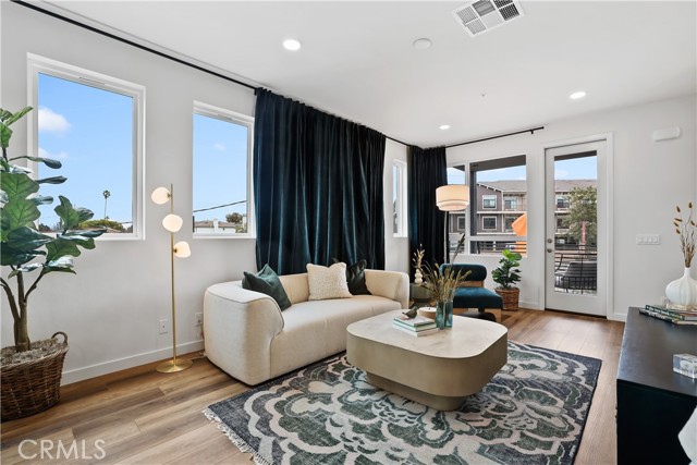 Detail Gallery Image 8 of 23 For 30 Bigsby Dr, Stanton,  CA 90680 - 3 Beds | 3/1 Baths