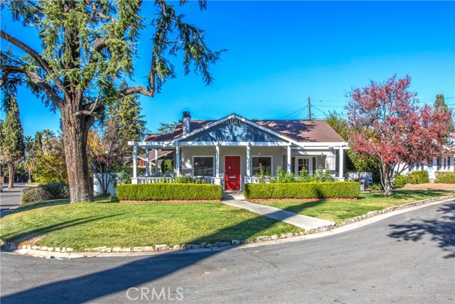 Detail Gallery Image 4 of 30 For 625 Cypress Cir, Redlands,  CA 92373 - 3 Beds | 2 Baths