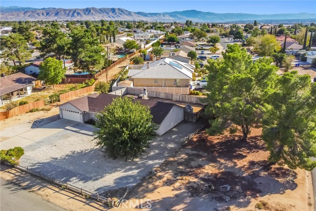19891 Talihina Road, Apple Valley CA: https://media.crmls.org/medias/12359d33-df66-4dba-8272-9f415c3f9543.jpg