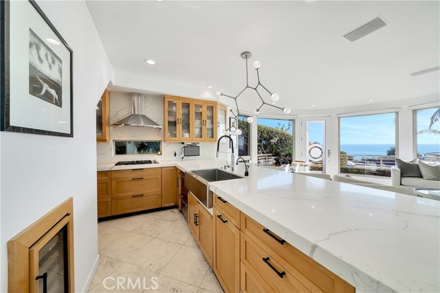 Detail Gallery Image 6 of 58 For 556 Cliff Dr a,  Laguna Beach,  CA 92651 - 3 Beds | 4 Baths