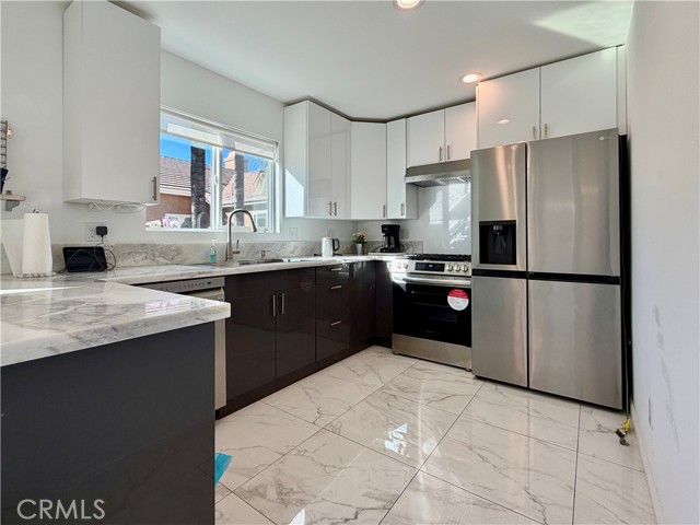 Detail Gallery Image 15 of 35 For 3585 Ambrose Cir #1,  Corona,  CA 92882 - 3 Beds | 2/1 Baths