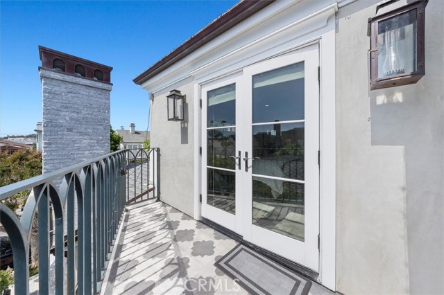 Detail Gallery Image 41 of 49 For 520 2nd St, Manhattan Beach,  CA 90266 - 4 Beds | 3 Baths
