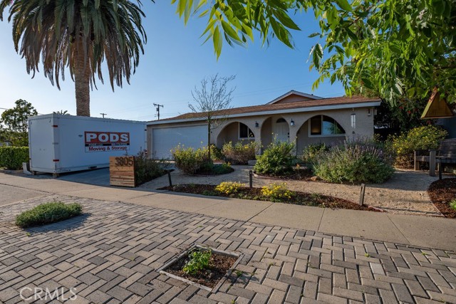 Detail Gallery Image 1 of 31 For 3805 E Roberta Dr, Orange,  CA 92869 - 3 Beds | 1 Baths