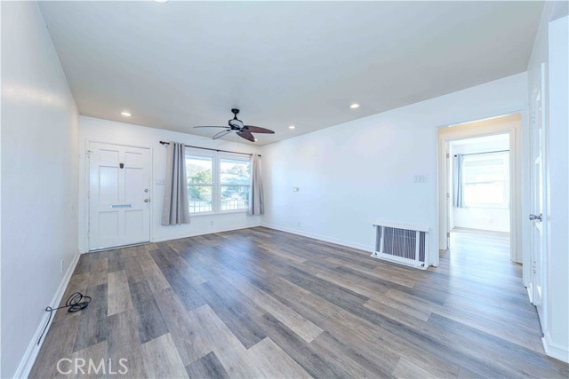 Detail Gallery Image 4 of 24 For 2371 Park Ave, Long Beach,  CA 90815 - 2 Beds | 1 Baths