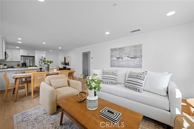 Front Image Thumbnail for CRDW26163773