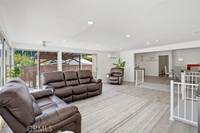 7958 Tampa Ave, Reseda CA: https://media.crmls.org/medias/123aa6ee-eefa-405e-9458-dacd24e7b11c.jpg