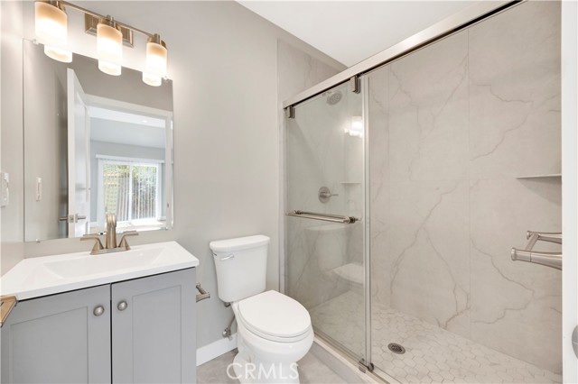 1055 Allen Avenue, Glendale CA: https://media.crmls.org/medias/123b154e-a437-4753-b2ff-4e27391efe89.jpg