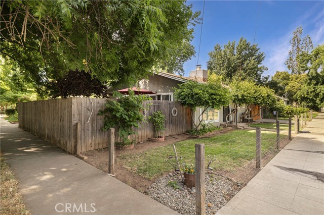 Detail Gallery Image 2 of 45 For 401 W 6th Ave, Chico,  CA 95926 - 2 Beds | 1 Baths