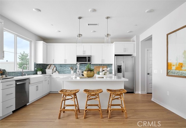 3817 Crossen Drive, Corona CA: https://media.crmls.org/medias/123b271e-6adc-457f-9402-a5325699e2ce.jpg